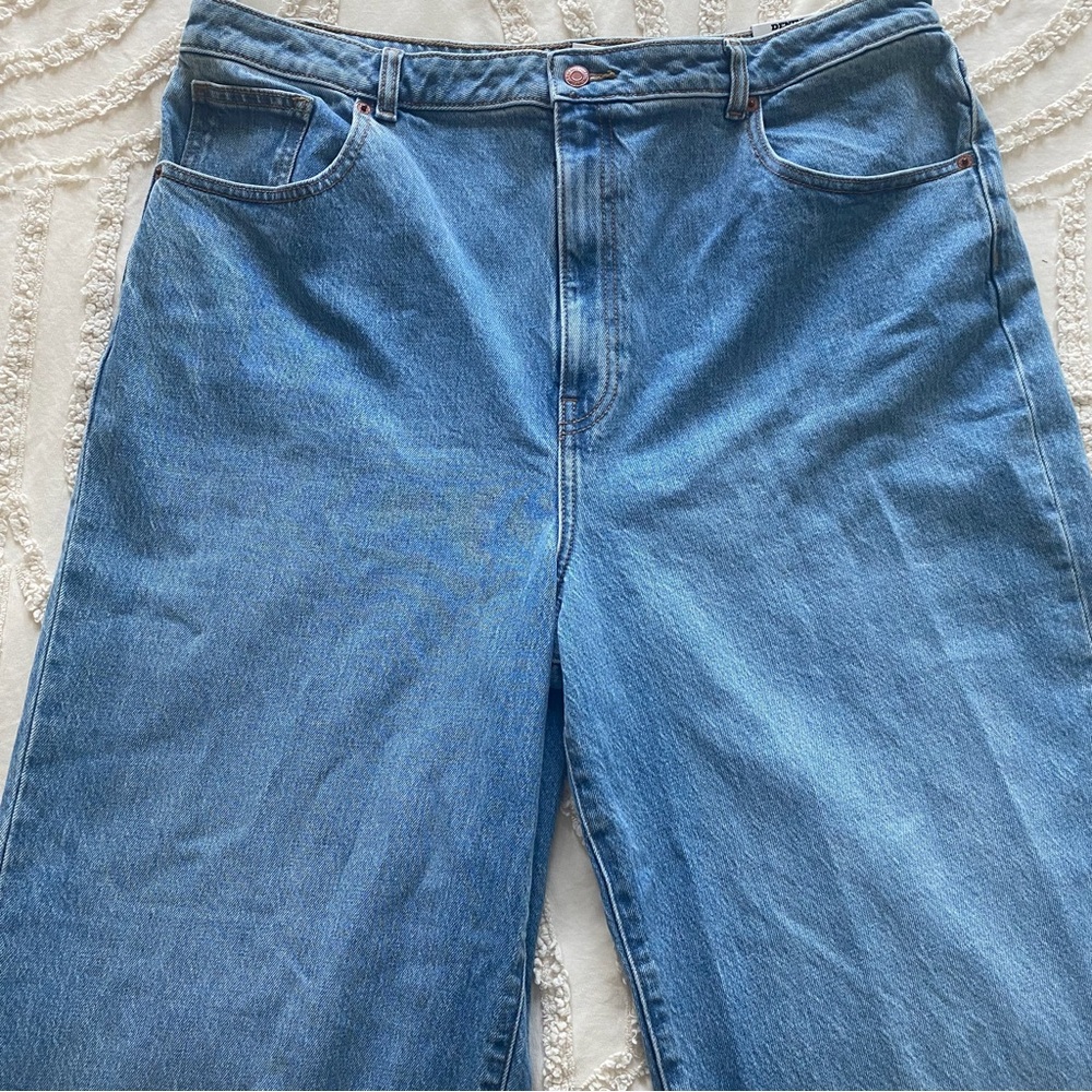 Classic High-Waist Women's Blue Jeans - Picture 5 of 9